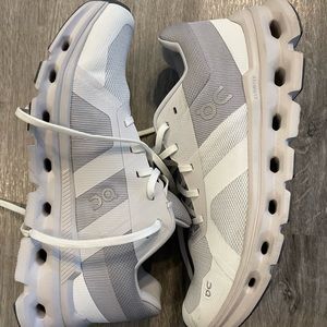 On CloudRunner Women’s Running shoe